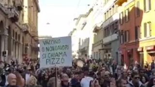 Thousands of Italian Citizens Protest Vaccine Passport System