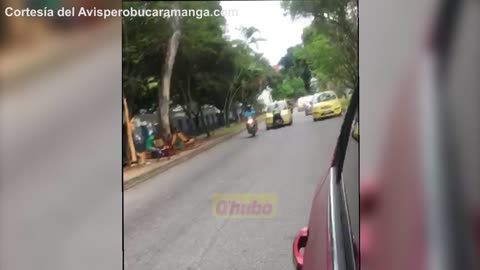 Policía de tránsito fue arrastrado por un carro en Bucaramanga