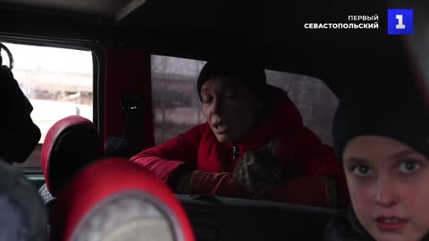 Жители Мариуполя вырываются по гуманитарным коридорам в Россию