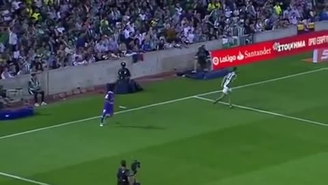 Great football skills for Real Madrid player Marcelo