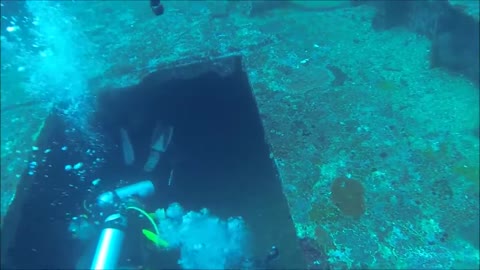 Wreck Diving - Sabang / Puerto Galera - Philippines