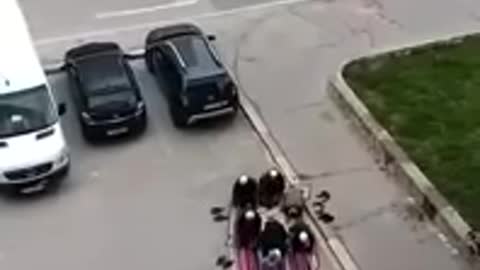 Grupa muslimana u Splitu klanjala na parkingu