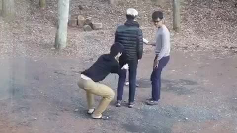 CRAZY CHINESE DABBING MAN INSERTS FINGER INTO BUTT