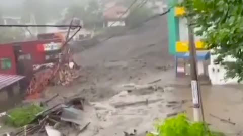 Dramatic video! LARGEST LANDSLIDE in Atami City, Japan