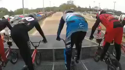 Very funny moments in cycle race