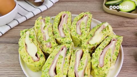 Egg zucchini roll with ham and cheese: the whole family will love it