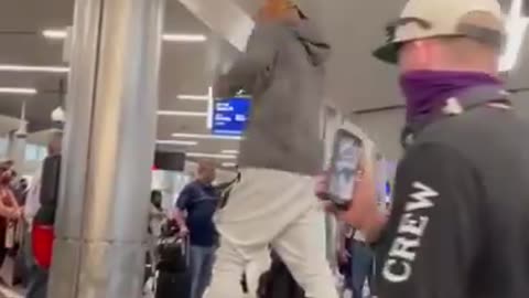 Man Goes Berserk After Asked to Put on Headphones