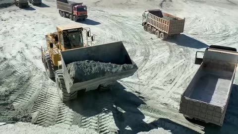 Big Excavators, Wheel Loaders, Bulldozers, Heavy Transports,Segment[3]