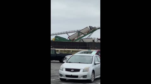 How Paper Mills Empty Wood Chip Trucks