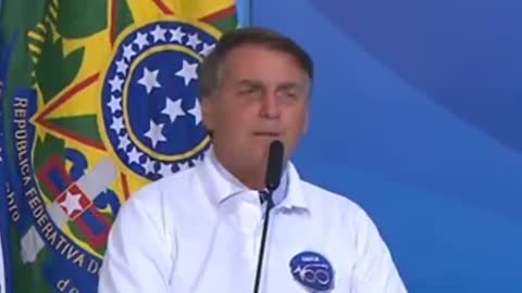 Presidente Jair Bolsonaro discursa no Palácio do Planalto