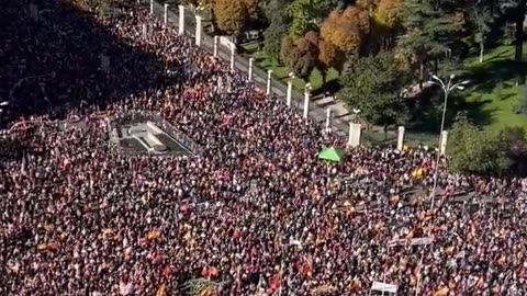 Spain: massive revolution against the socialist regime and the media is barely talking about it