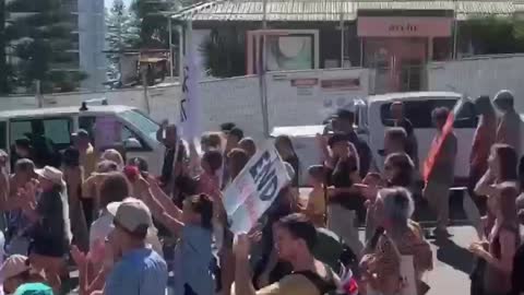 Border crossing protest - QLD to NSW