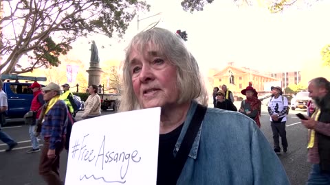 Assange supporters in Sydney demand his release