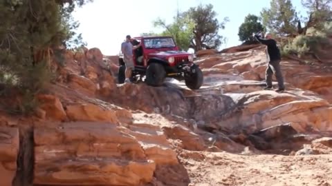 Epic 4x4 SUV Fails and Wrecks: Off-Roading Gone Wrong 2