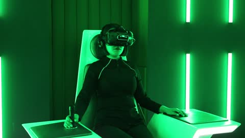 VR experience woman