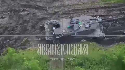 Drohne zerstört Panzer