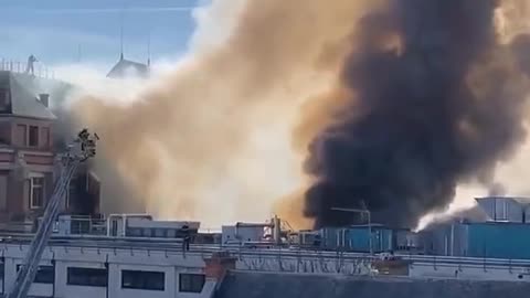 🇫🇷 Bank of France Money-Printing Factory on Fire 👀