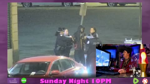 4 overweight female cops try to arrest 1 male shoplifter 🤣