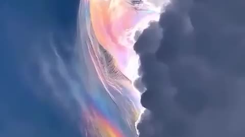 Stunning rainbow cloud formation - Cloud iridescence