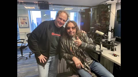 Ace Frehley plugs "10,000 Volts" on Eddie Trunk 11.30.2023