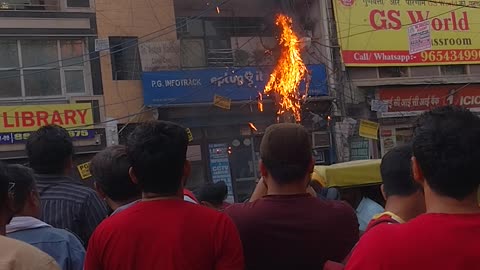 Delhi gtb nagar electric fire in electric pole