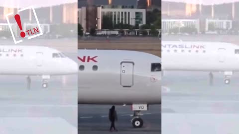 Una mujer irrumpe en la pista del aeropuerto de Canberra, Australia, para no perder el vuelo