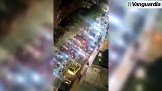 Video: Caravana ilegal, hasta con desnudos, causó desorden en vías de Bucaramanga