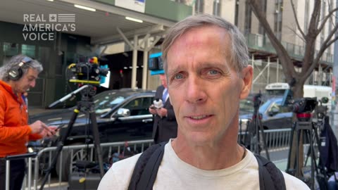 DAVE ZERE SPEAKS WITH MANHATTAN RESIDENT AT TRUMP TRIAL
