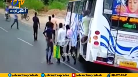 Woman Escaped from Road Accident | Thanjavur| Tamil Nadu