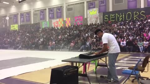 SCHOOL TALENT SHOW PLAYS WITH PIANO - STILL DRE !