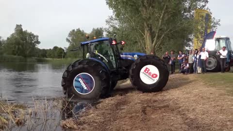 Amphibious tractor