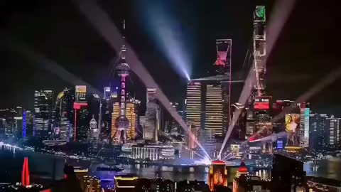 The night view of Shanghai, China is beautiful.