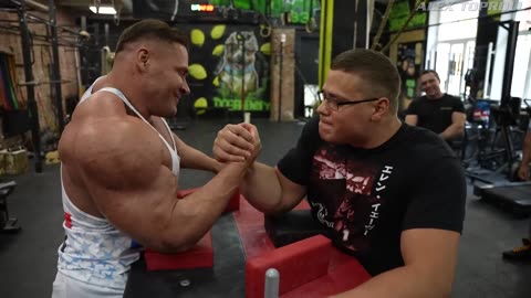 HULK BODYBUILDER VS SCHOOLBOY ARM WRESTLING 2023