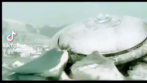 UFO Crash In Antarctica ? Interesting Footage.