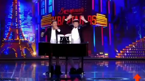 zelenski PRESIDENT OF UKRAINE playing the piano with his testicles CLOWN OF SOROS AND THE NOM