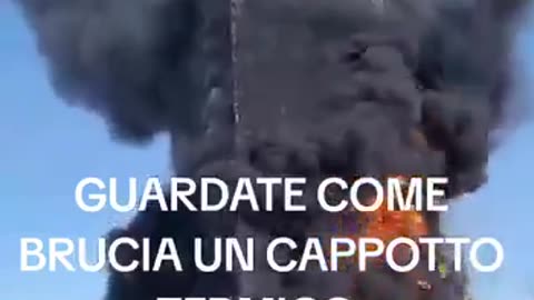 Grattacielo: Brucia il cappotto termico