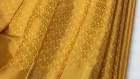 10470 Tissue silk zari weaving