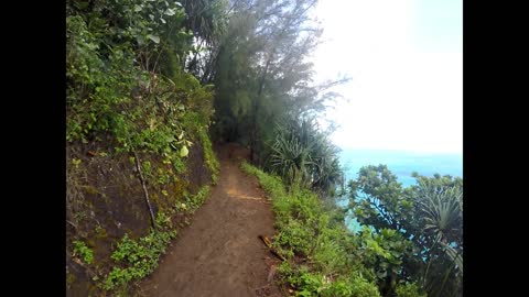 Na Pali Coast Hike - Kalalau Trail - Kauai