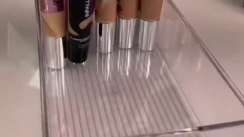 How to organize the messy makeup