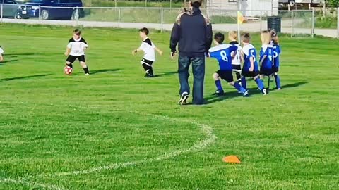 U7 White vs Blue