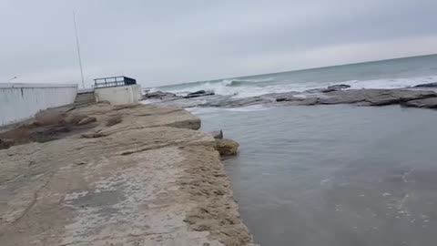 waves crashing