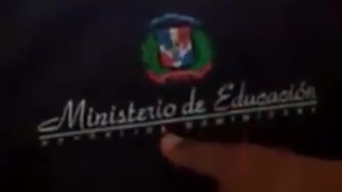 Fundación de Lucía Medina entrega mochilas del Ministerio de Educación con su nombre