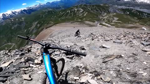 THE MOST DANGEROUS DOWNHILL ON A MOUNTAIN BIKE