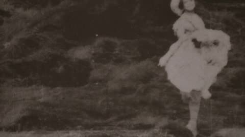 A Nymph Of The Waves (1900 Original Black & White Film)