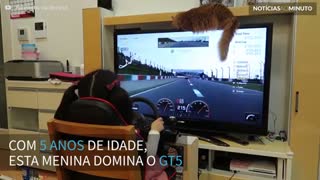 Menina de 5 anos impressiona no Gran Turismo 5