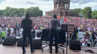 Robert F Kennedy Jr. Speaks to the Crowd in Berlin