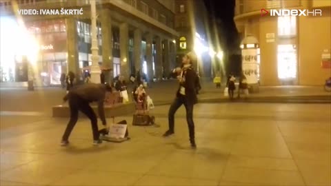 Pogledajte kako je ovaj zagrebački ulični svirač obradio poznatu pjesmu Eda Sheerana
