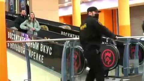 PRANK - Beating by a security guard for not having a mask.