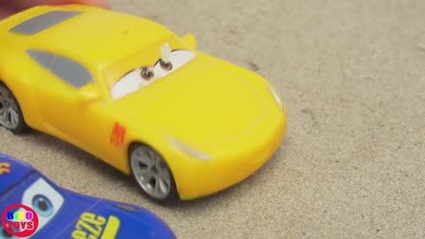 Lightning Mcqueen Play with Balls - Disney Pixar Cars Fun Toys for Kids