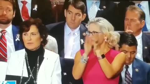 Jacky Rosen appears to tell Kyrsten Sinema to "watch your ass"